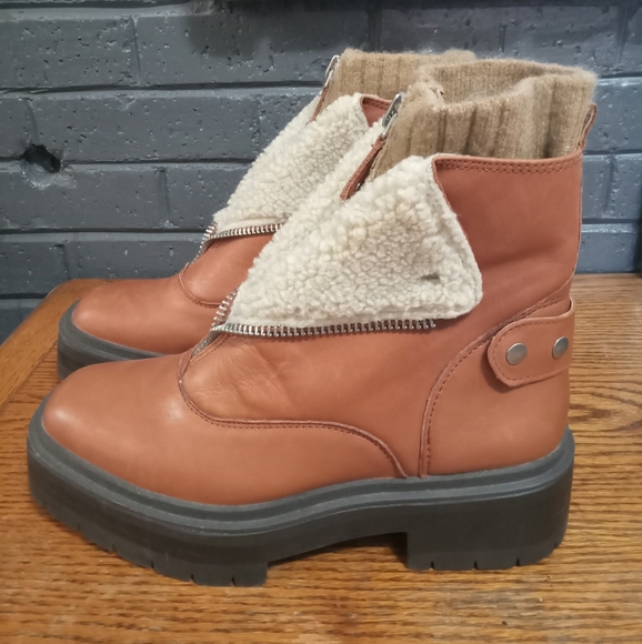 Sam Edelman Chelsea Boot - Picture 6 of 6